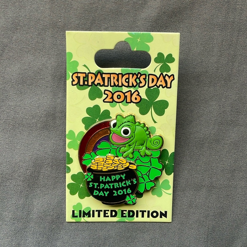 Disney Parks St.Patricks Day 2016 Pascal Pin LE 5000